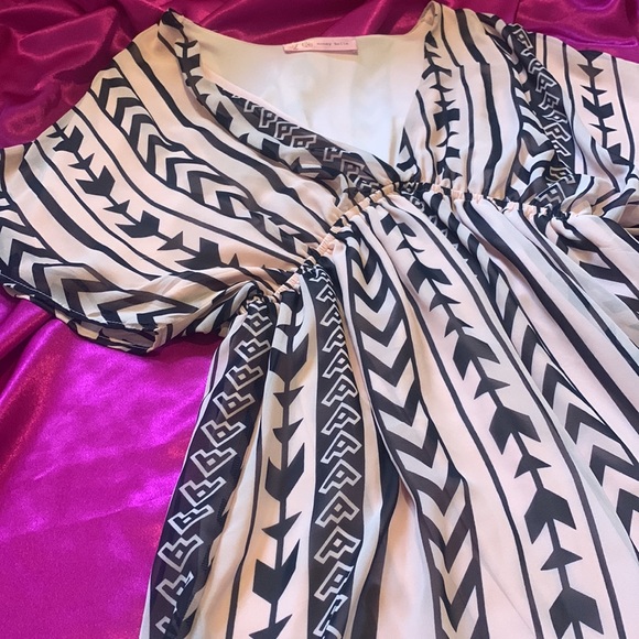 Honey Belle dress with low V, soft pink with arrow design - Picture 4 of 13